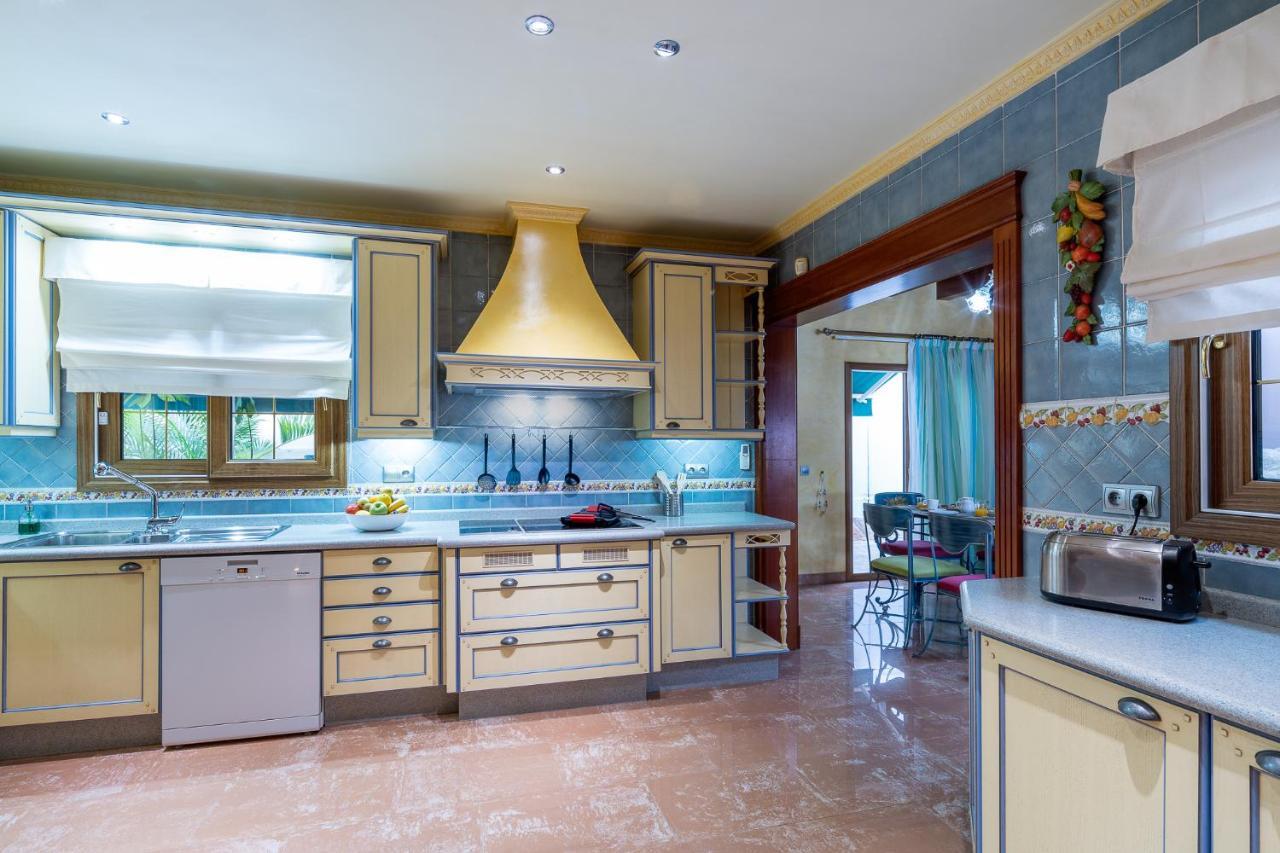מספאלומס Villa Dalara Maspalomas, Private Pool And Jacuzzi מראה חיצוני תמונה